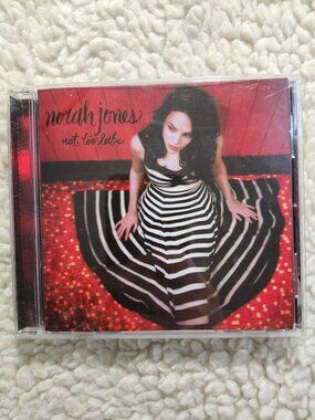 Norah Jones Not Too Late CD Album Jewel Case 2007 EMI Pop Jazz Scratched Case